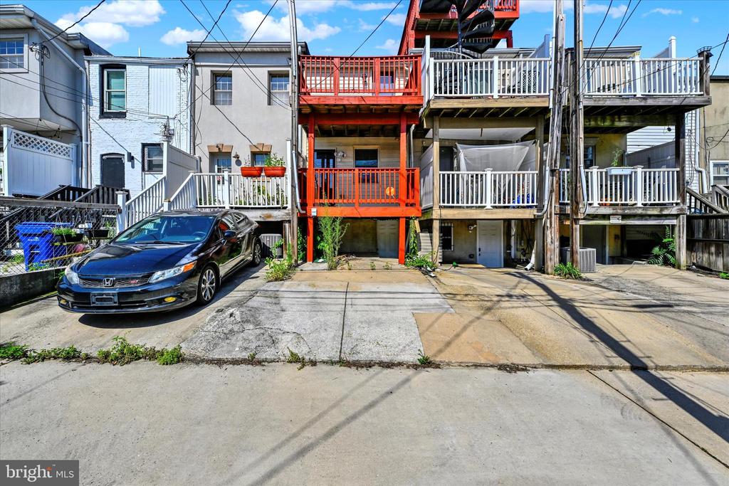 115 N BRADFORD STREET