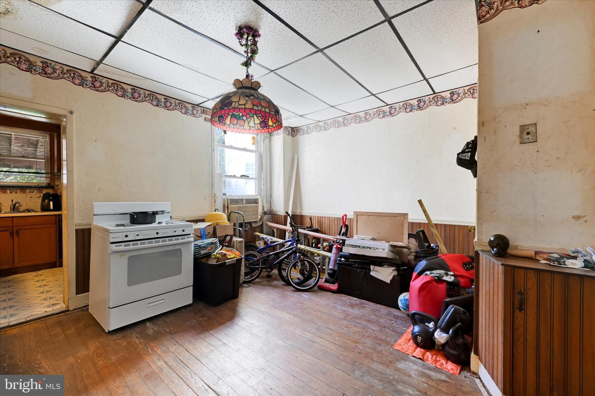 729 E 37TH STREET