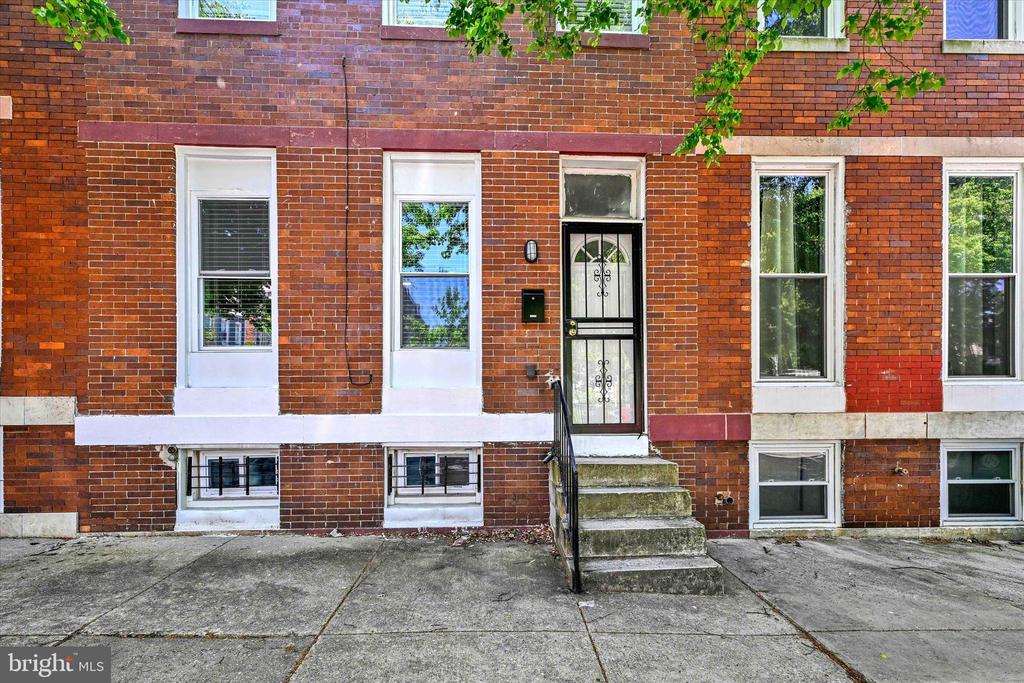 327 E 24TH STREET