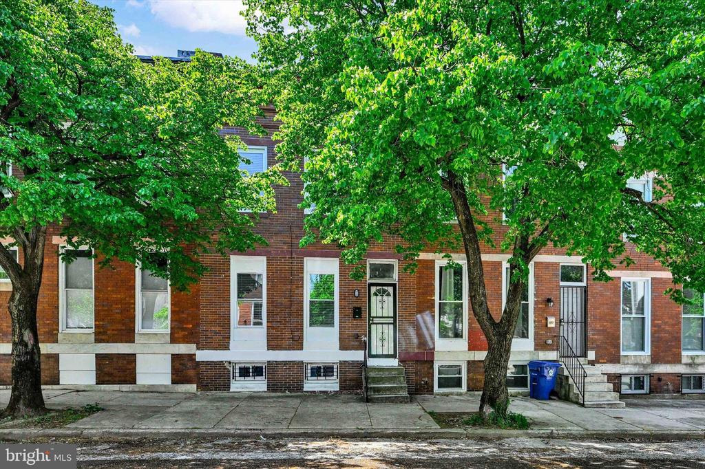 327 E 24TH STREET