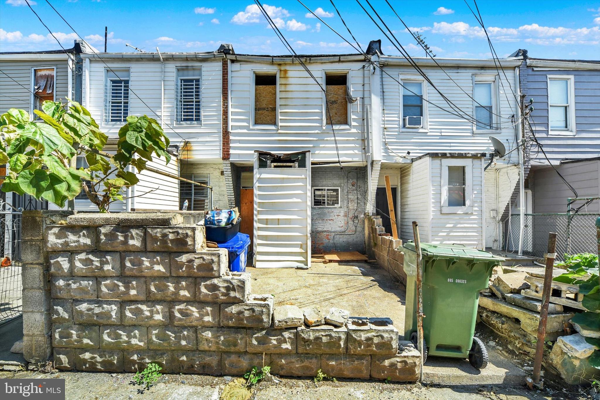 520 N ELLWOOD AVENUE