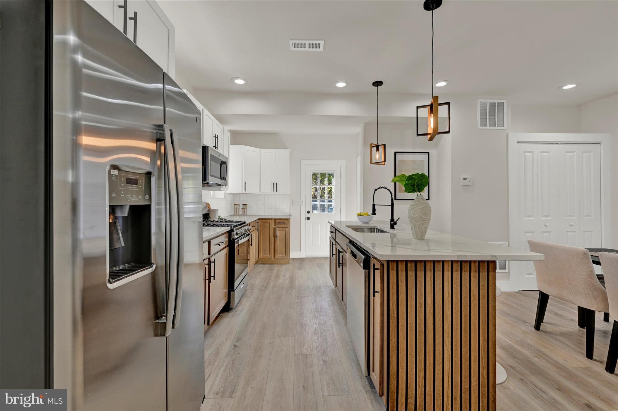 2905 WESTFIELD AVENUE