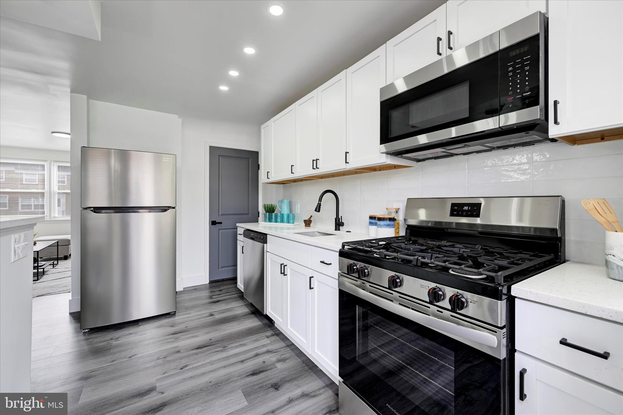 4750 HOMESDALE AVENUE