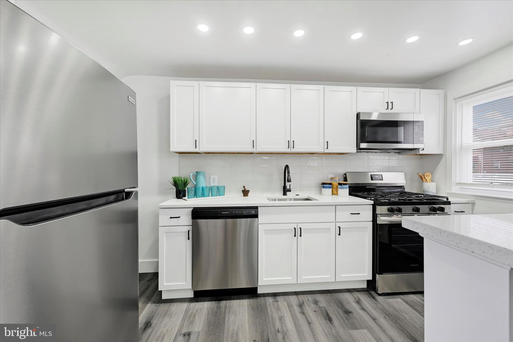 4750 HOMESDALE AVENUE