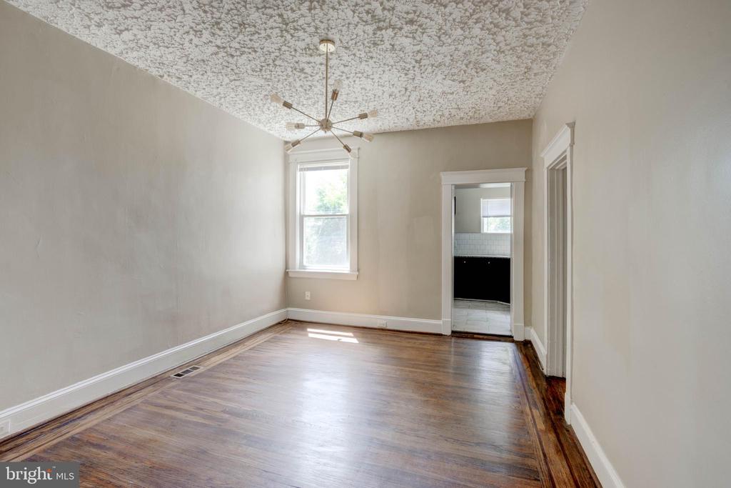 2515 LOYOLA SOUTHWAY