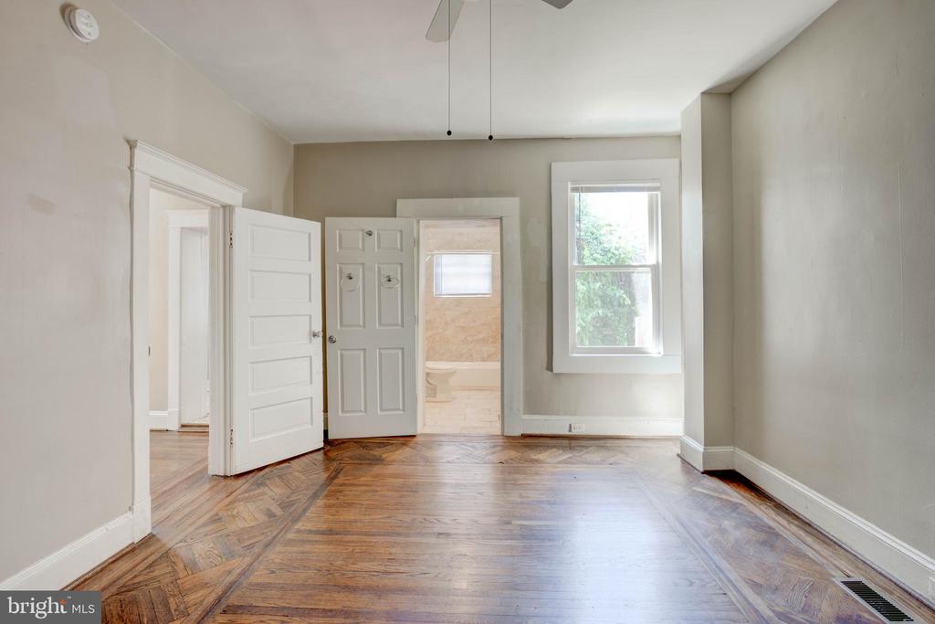 2515 LOYOLA SOUTHWAY