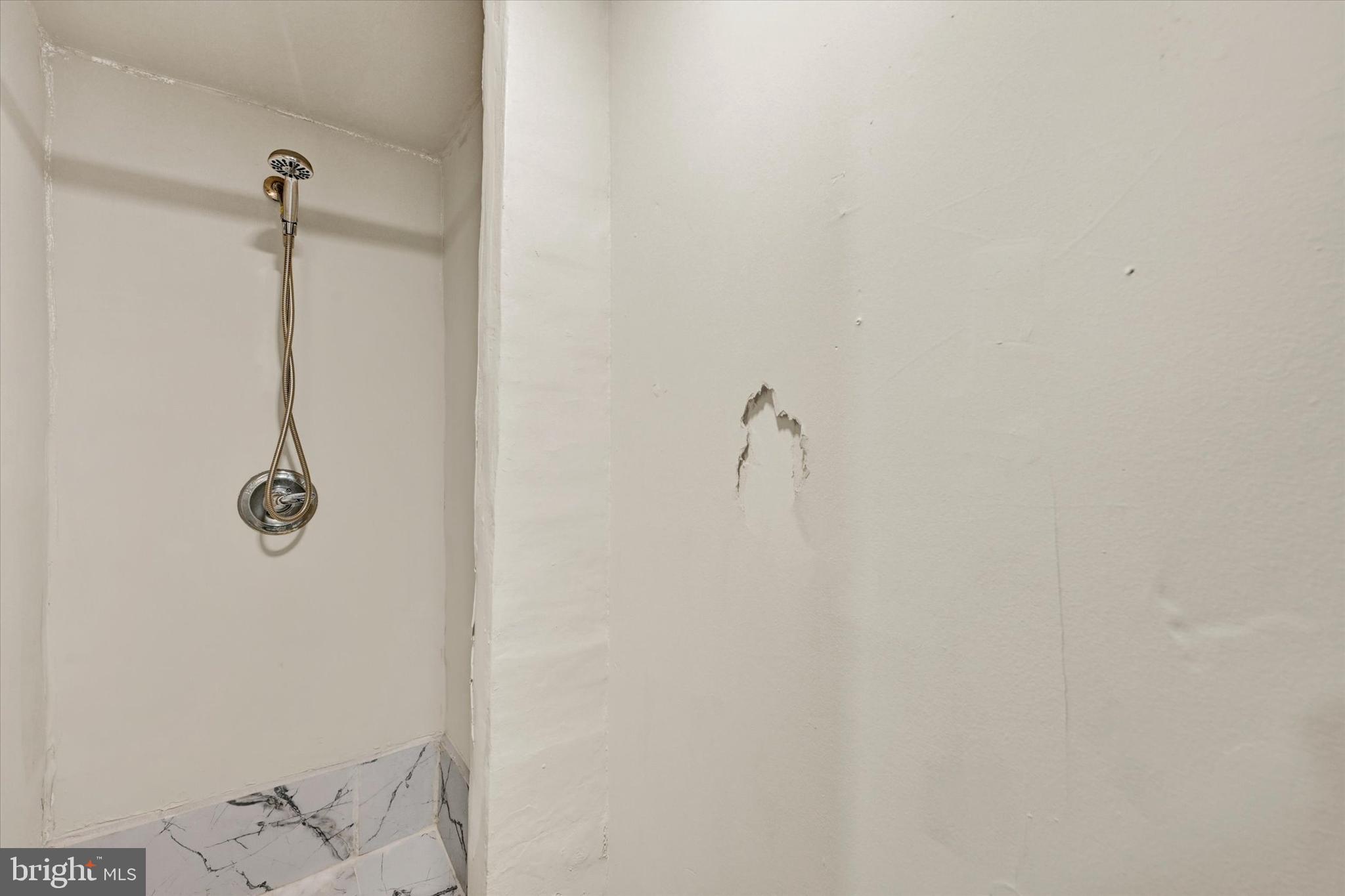 3408 E FAIRMOUNT AVENUE