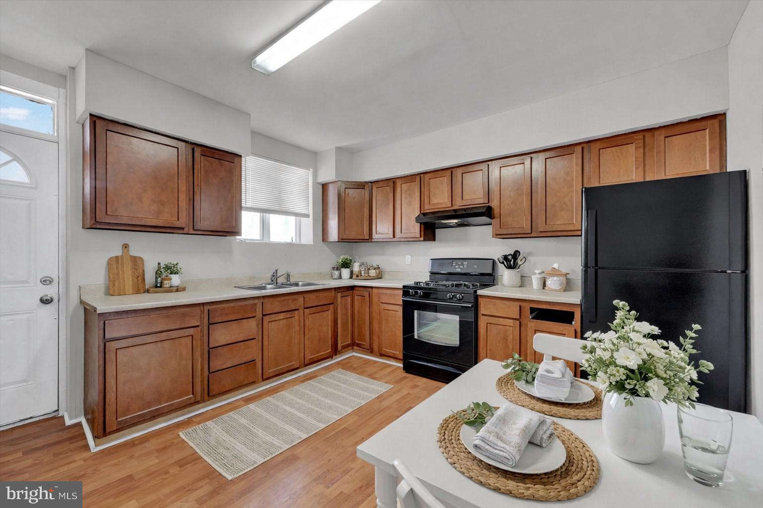 3408 E FAIRMOUNT AVENUE