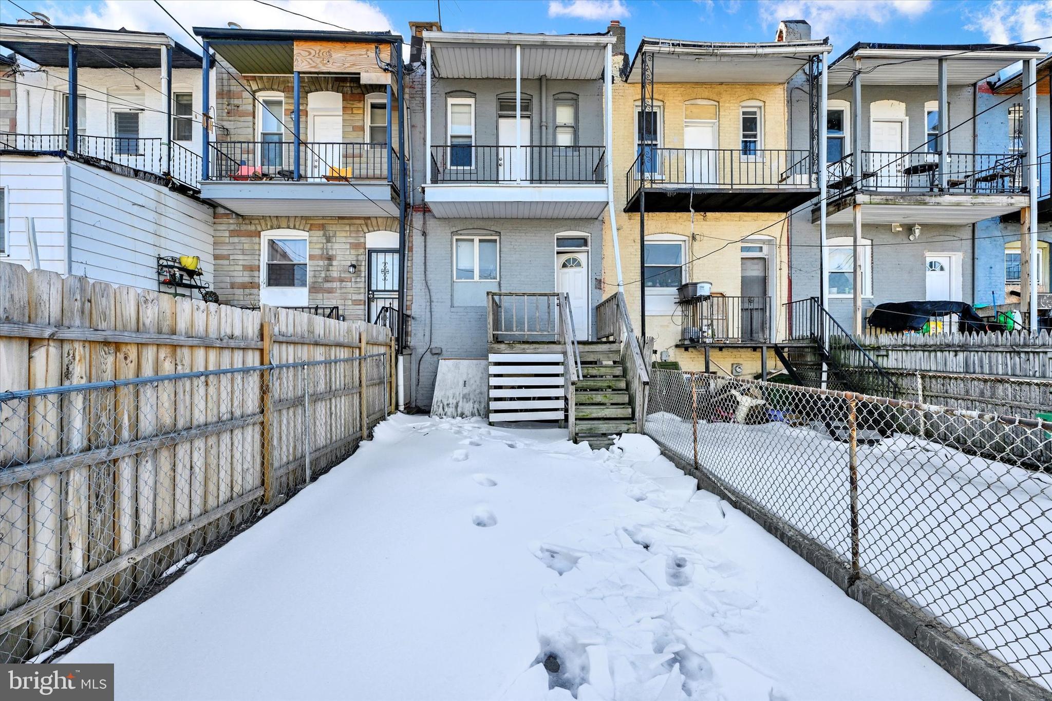 3408 E FAIRMOUNT AVENUE