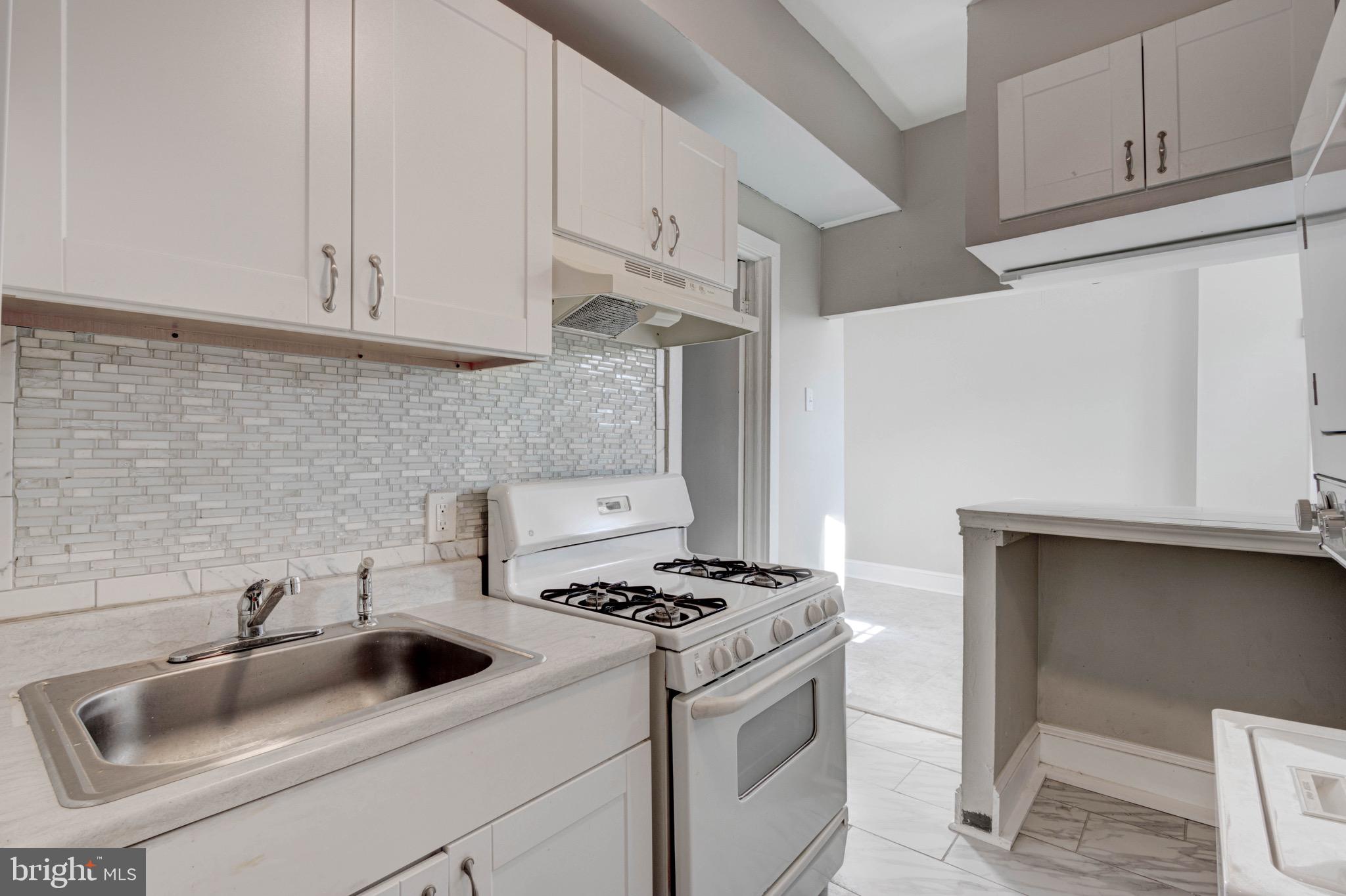 4008 PRIMROSE AVENUE