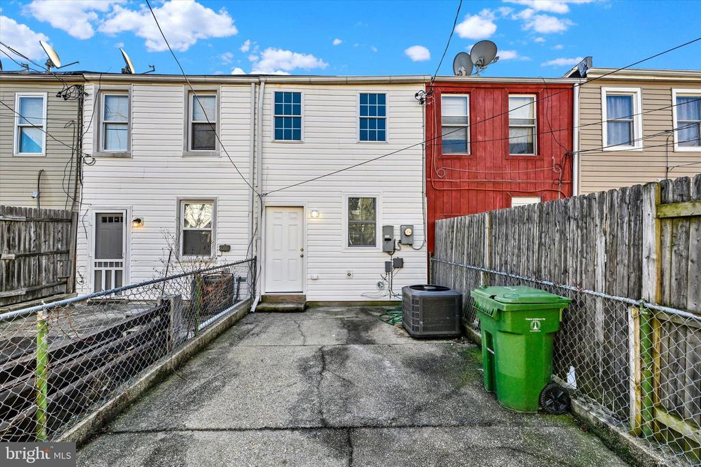 1138 CLEVELAND STREET