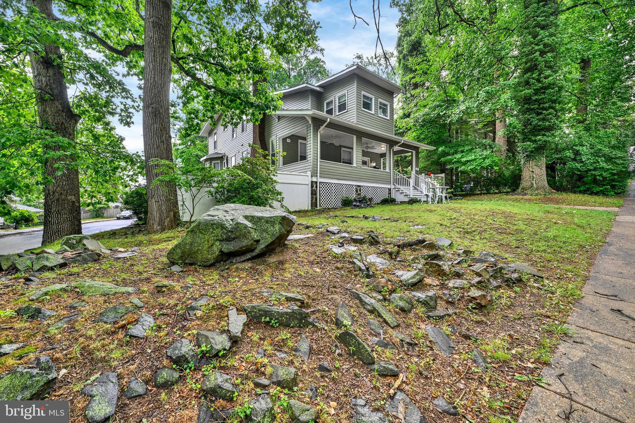 2807 LAWINA ROAD