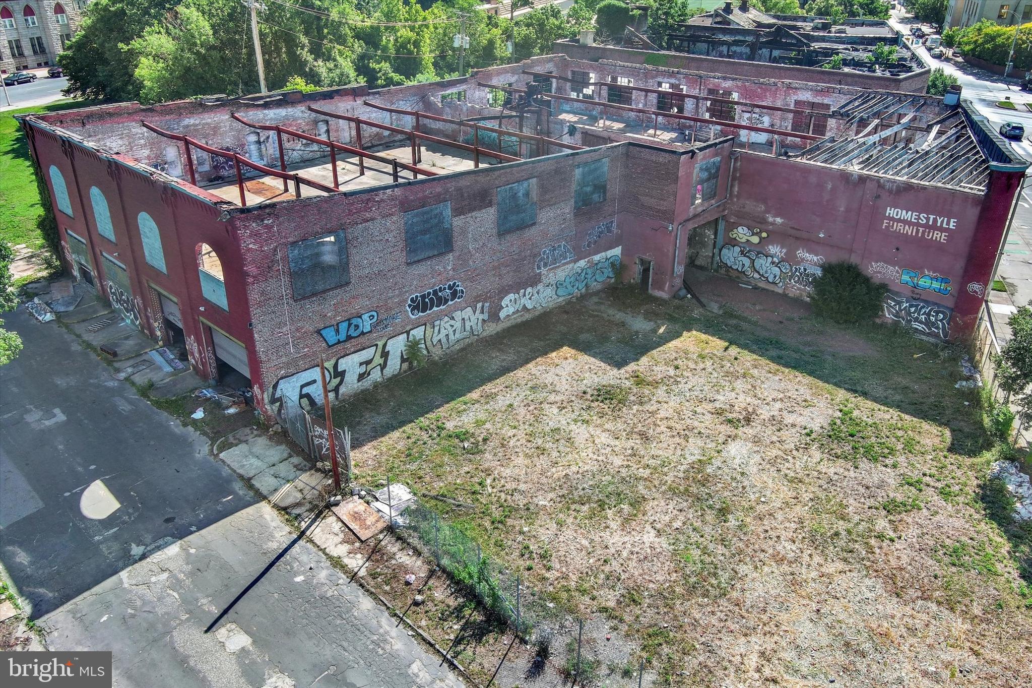 914 E MONUMENT STREET