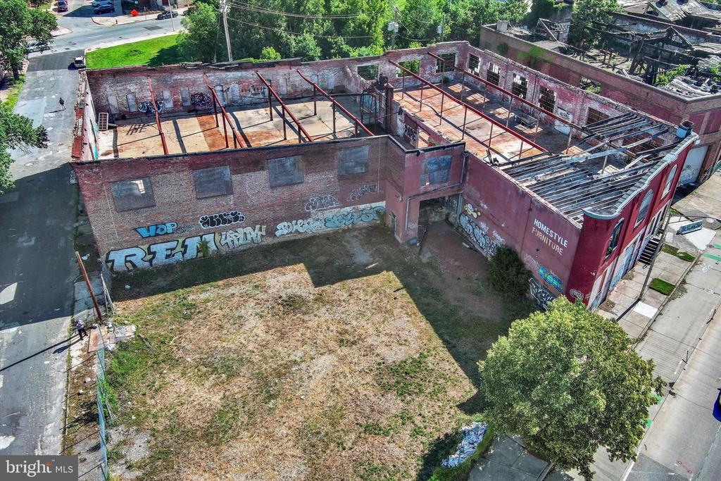 914 E MONUMENT STREET