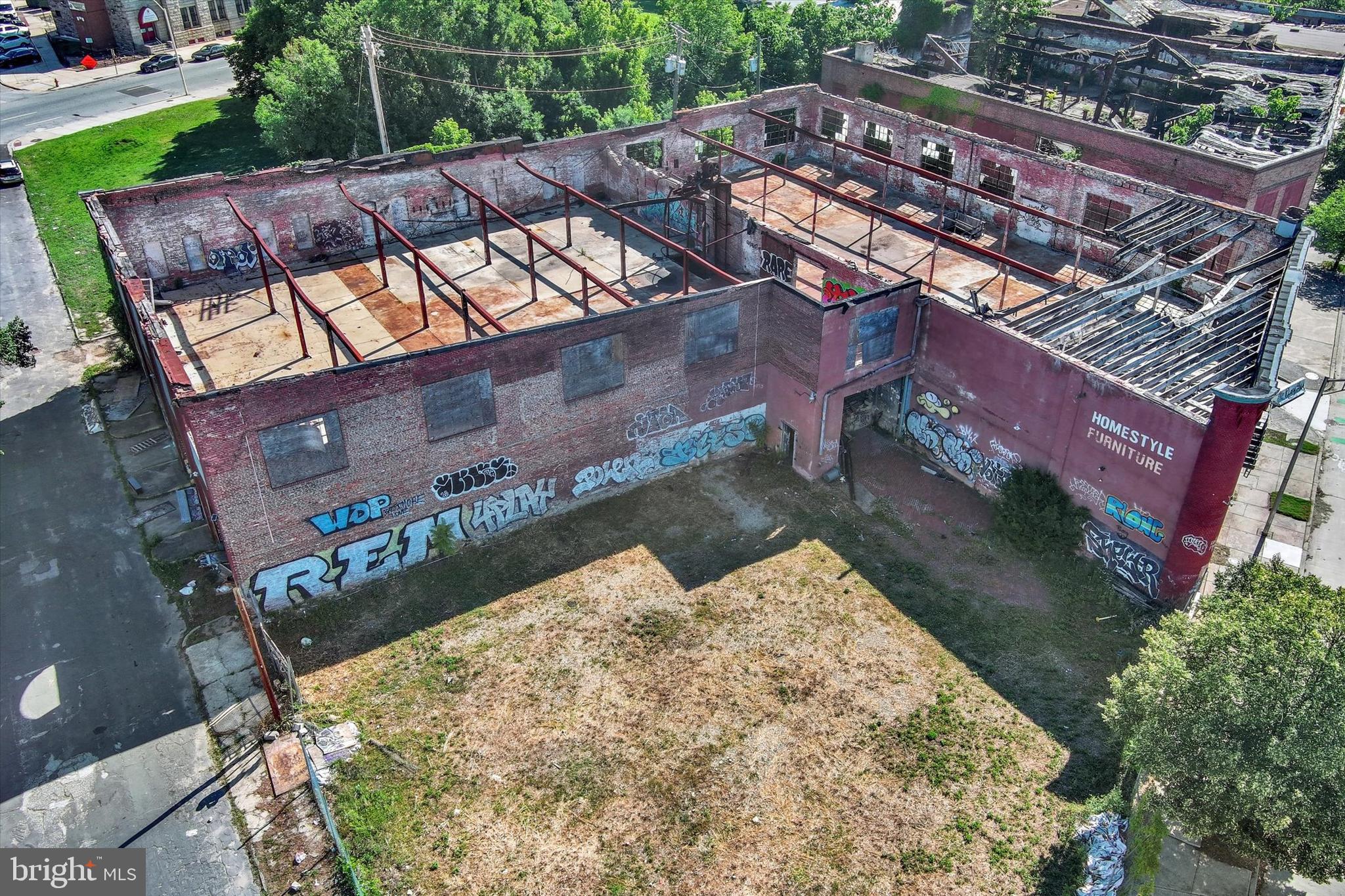 914 E MONUMENT STREET