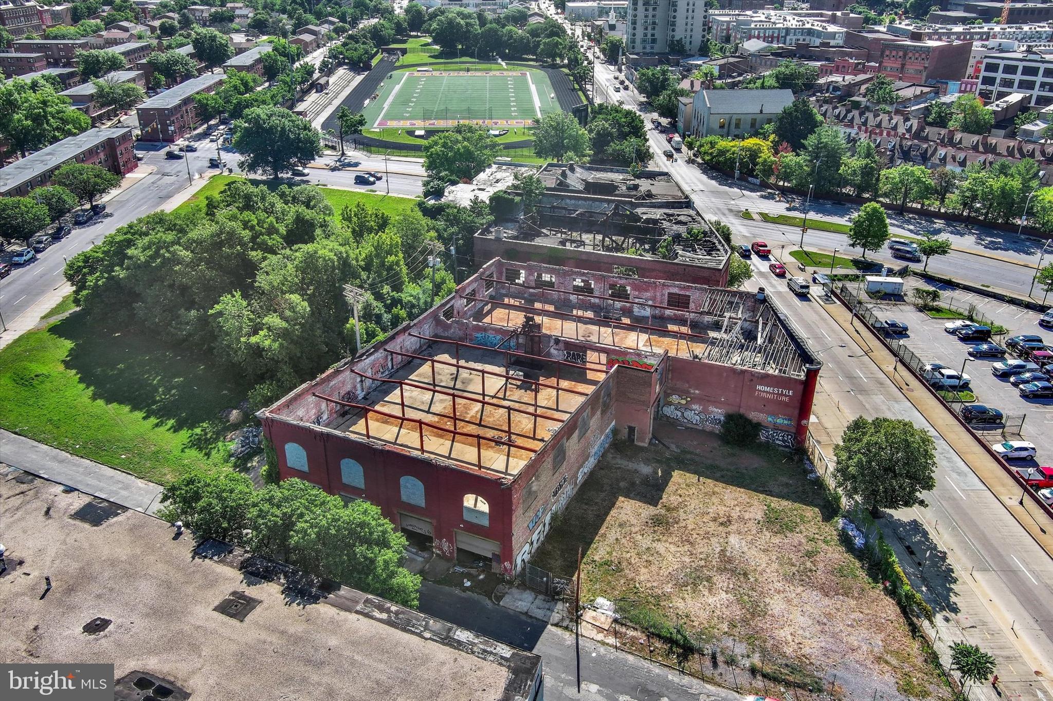 914 E MONUMENT STREET