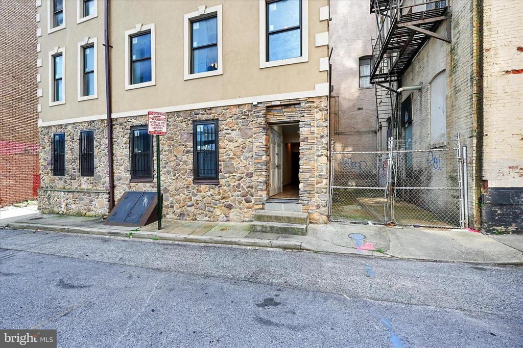 203 DAVIS STREET