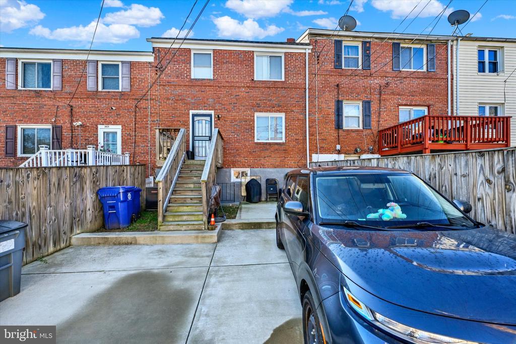 3926 GLENHUNT ROAD