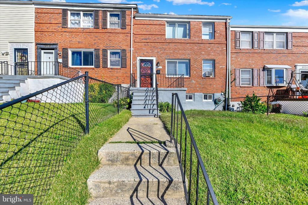 3926 GLENHUNT ROAD