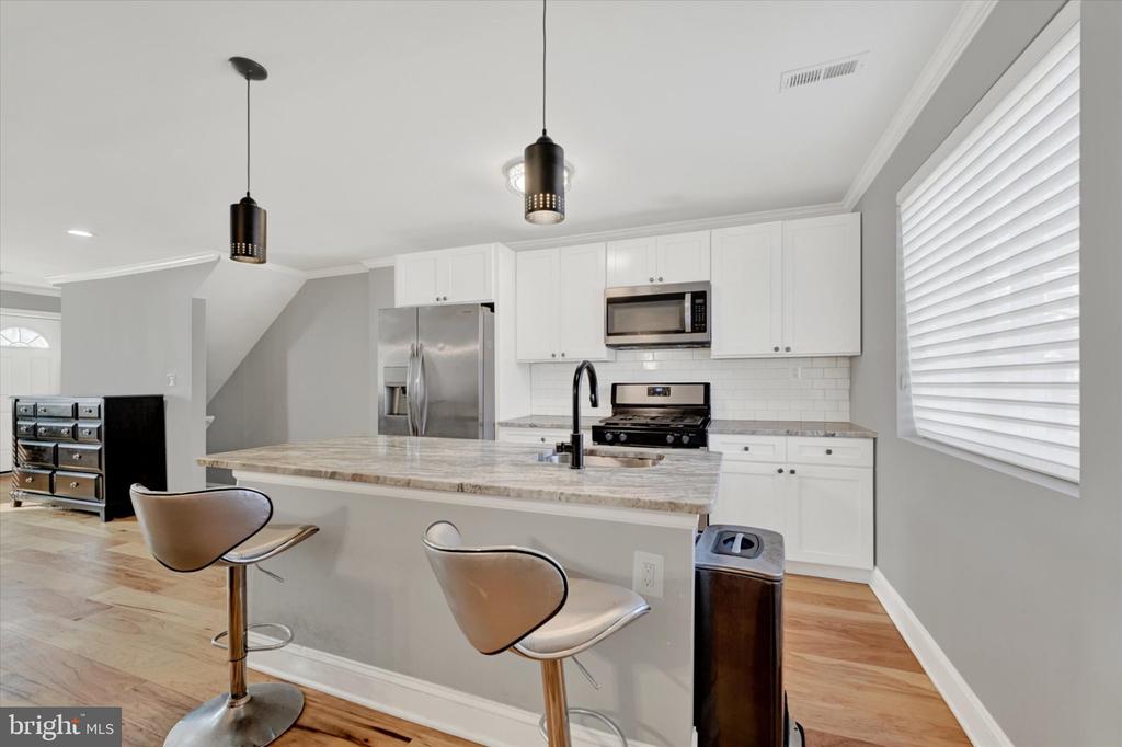 3926 GLENHUNT ROAD