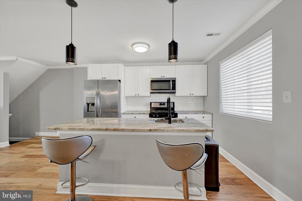 3926 GLENHUNT ROAD