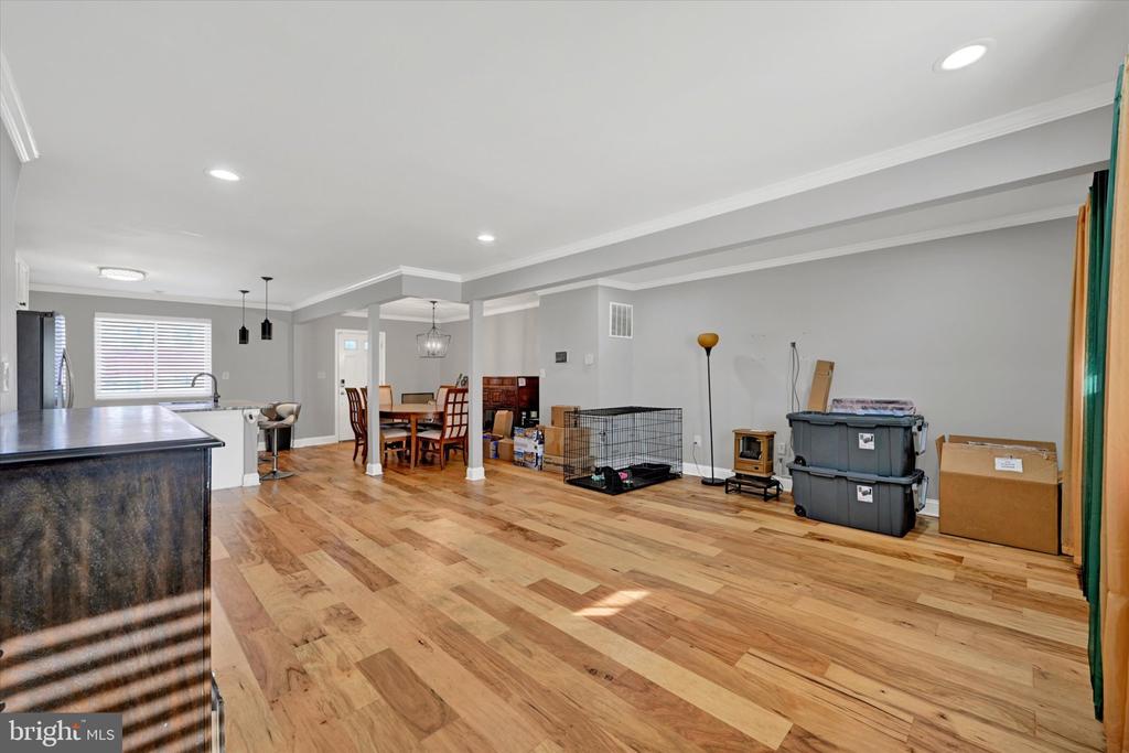 3926 GLENHUNT ROAD