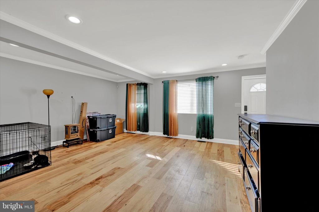 3926 GLENHUNT ROAD