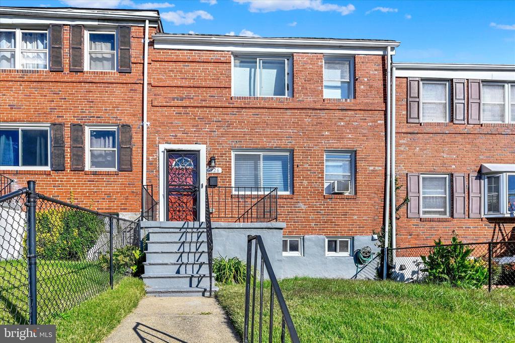 3926 GLENHUNT ROAD