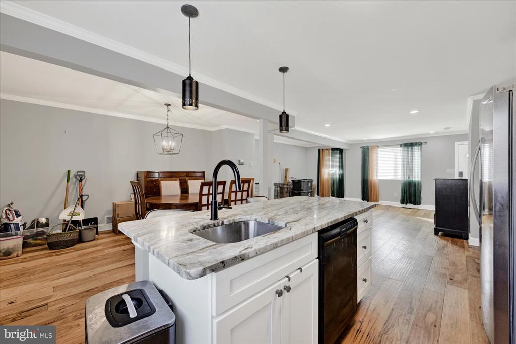3926 GLENHUNT ROAD
