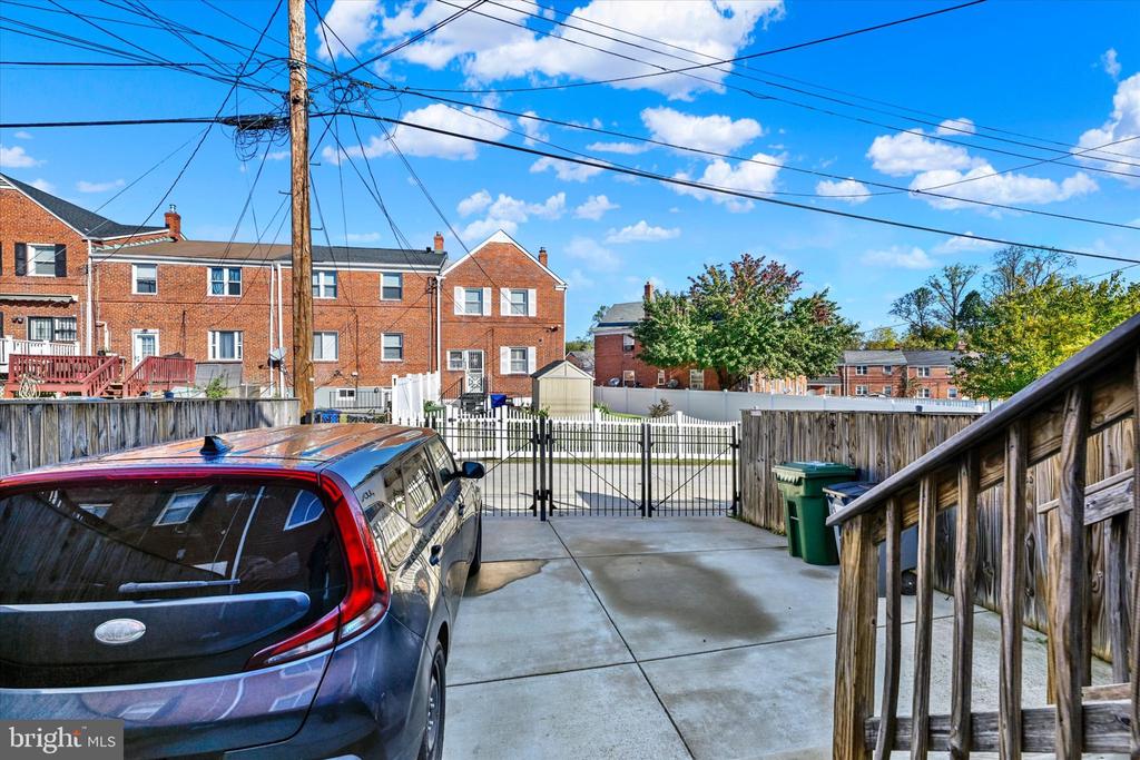 3926 GLENHUNT ROAD