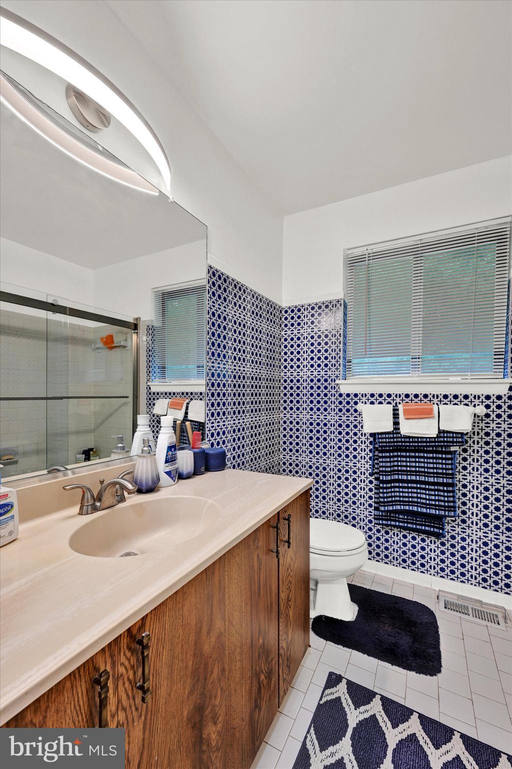 12137 Heneson Garth