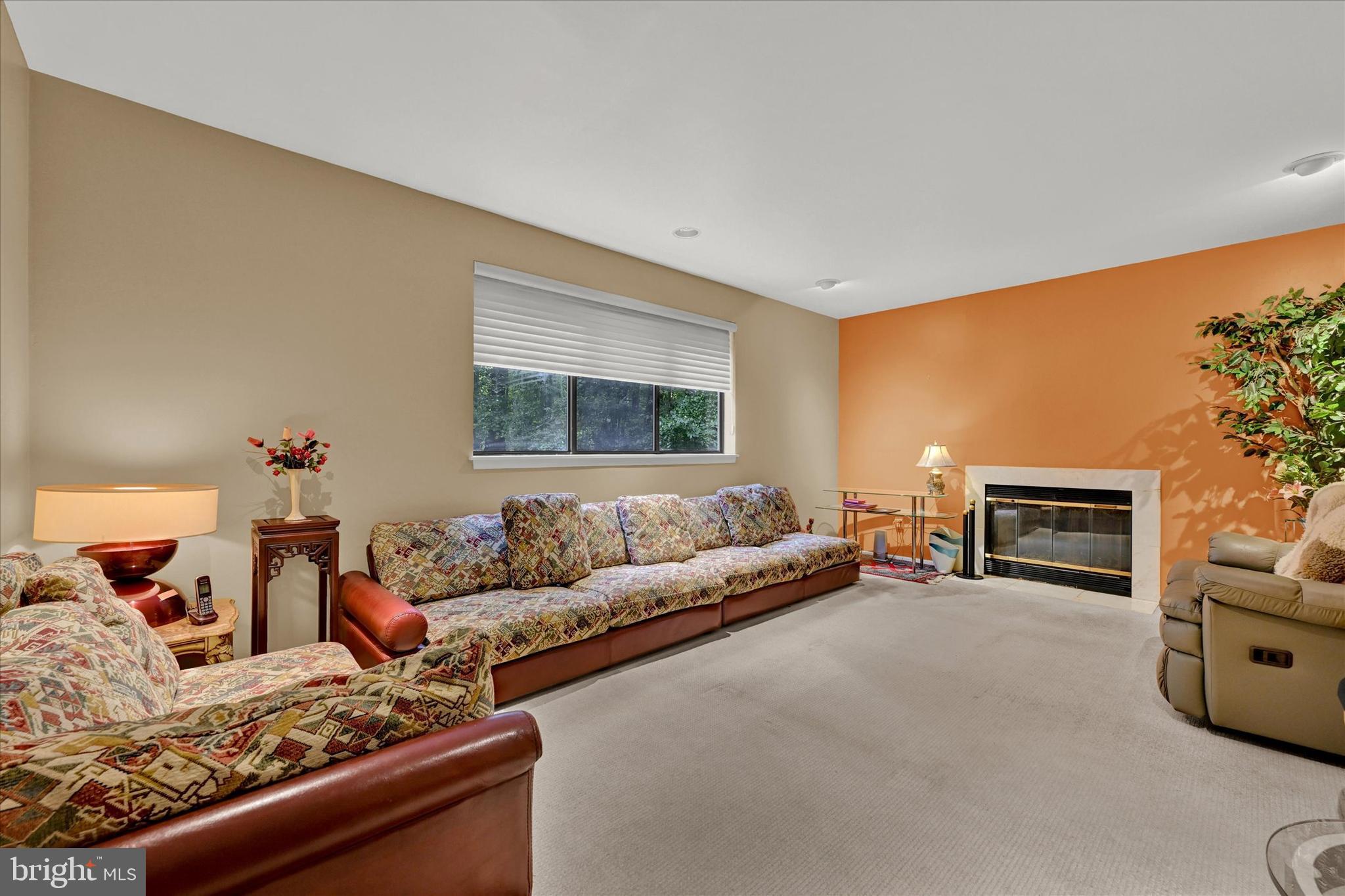 12137 Heneson Garth