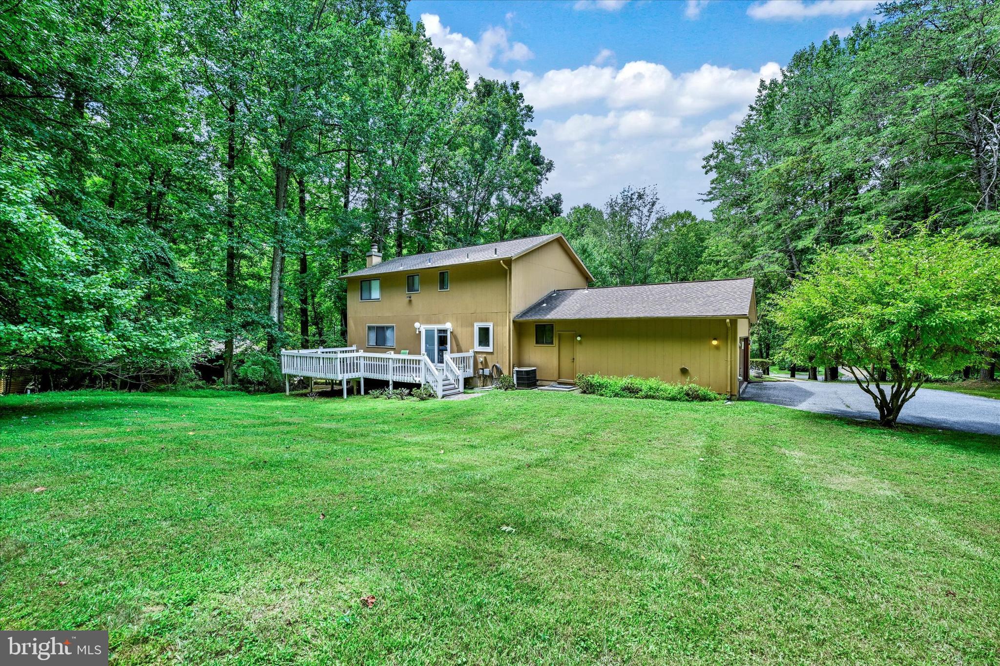 12137 Heneson Garth