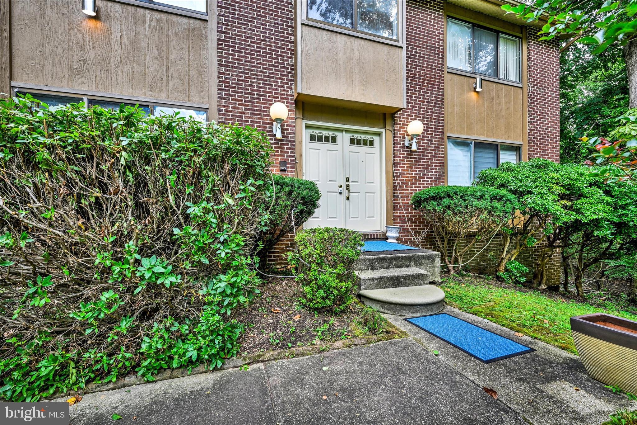 12137 Heneson Garth