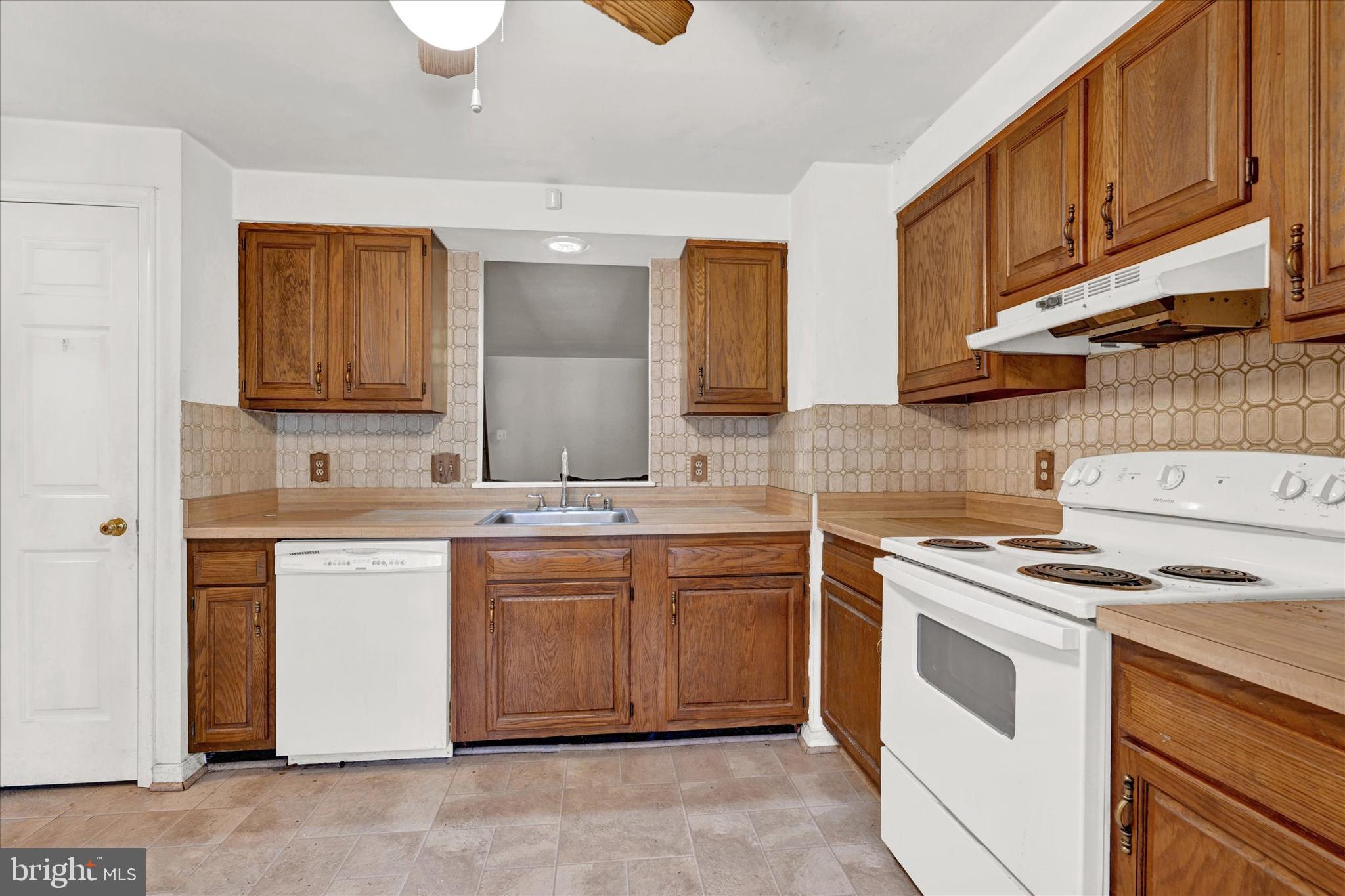 653 Saint Georges Station Rd