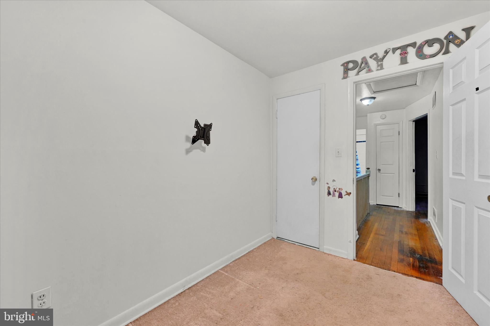 938 Elton Ave