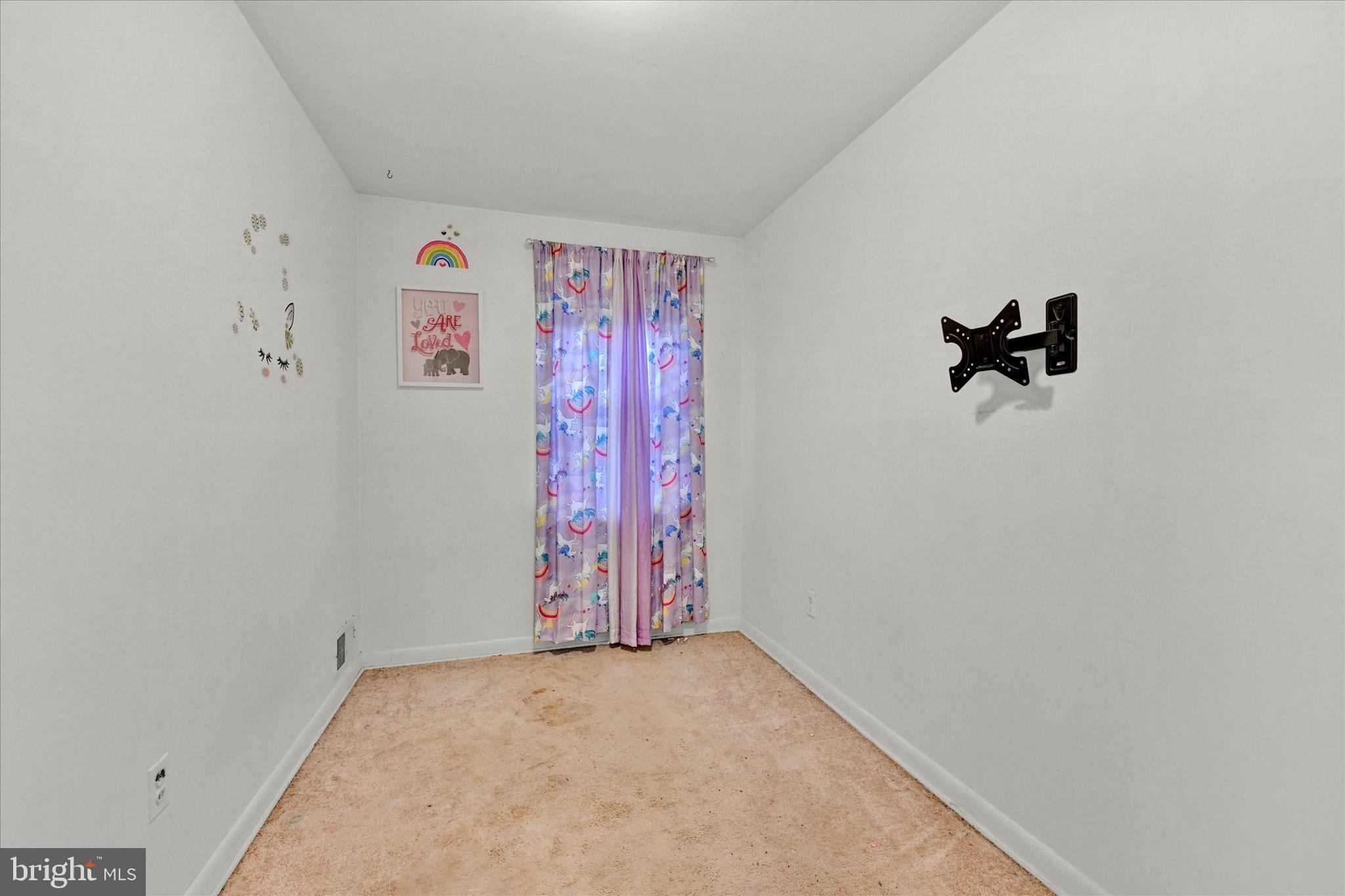 938 Elton Ave