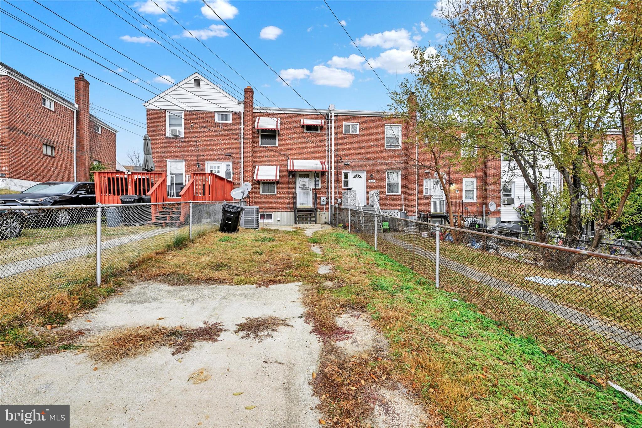 938 Elton Ave