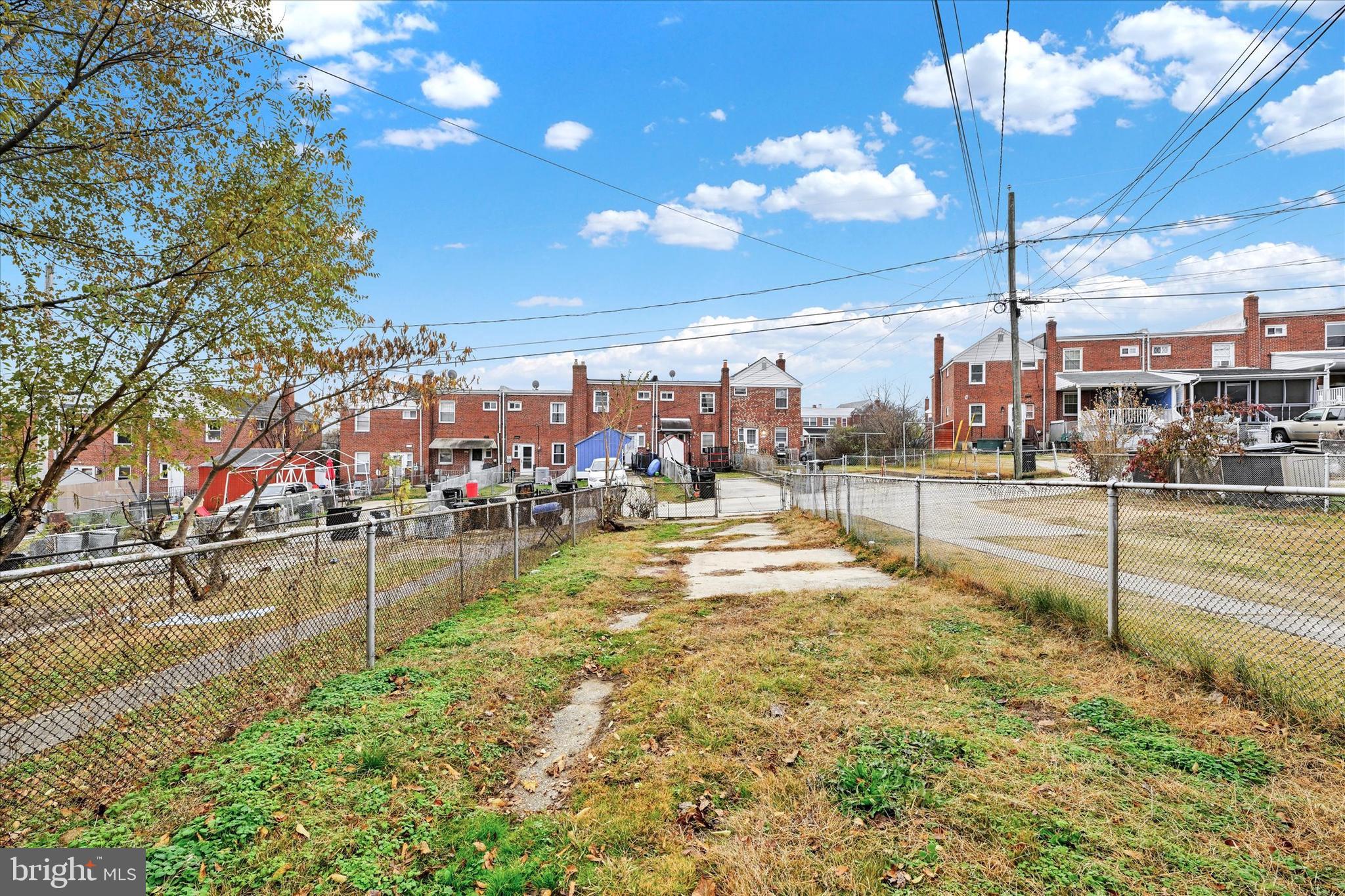 938 Elton Ave