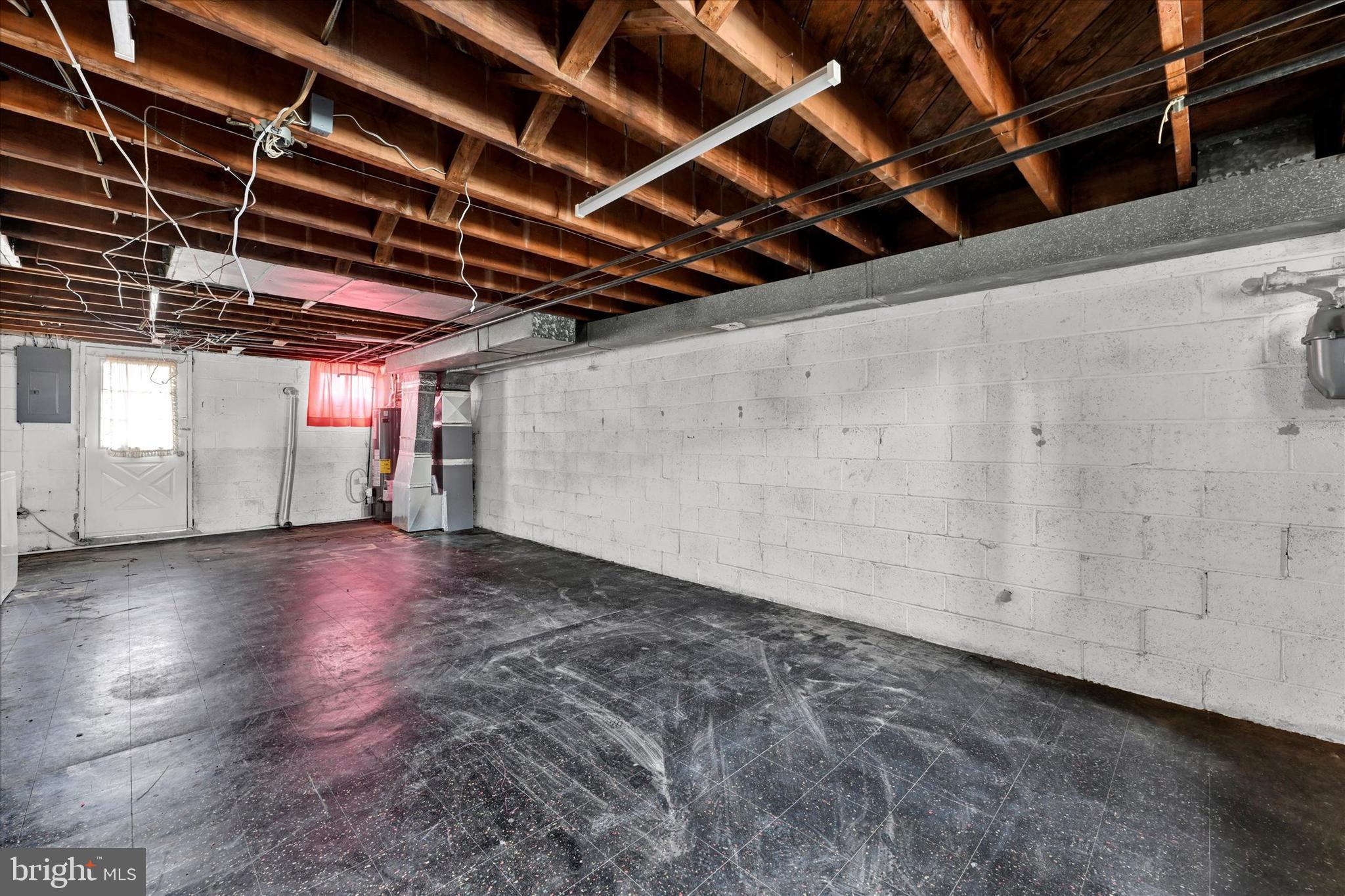 938 Elton Ave