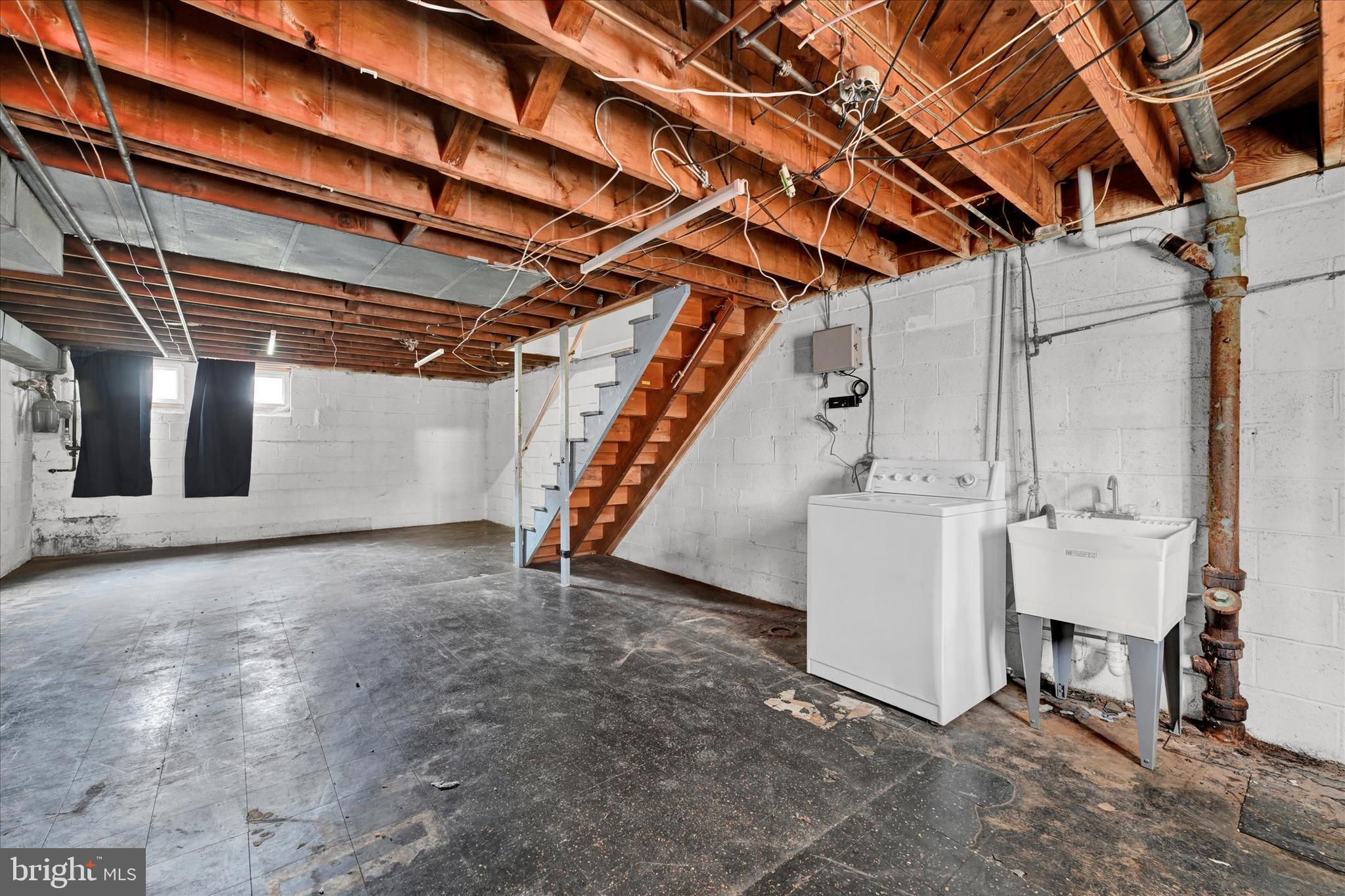 938 Elton Ave