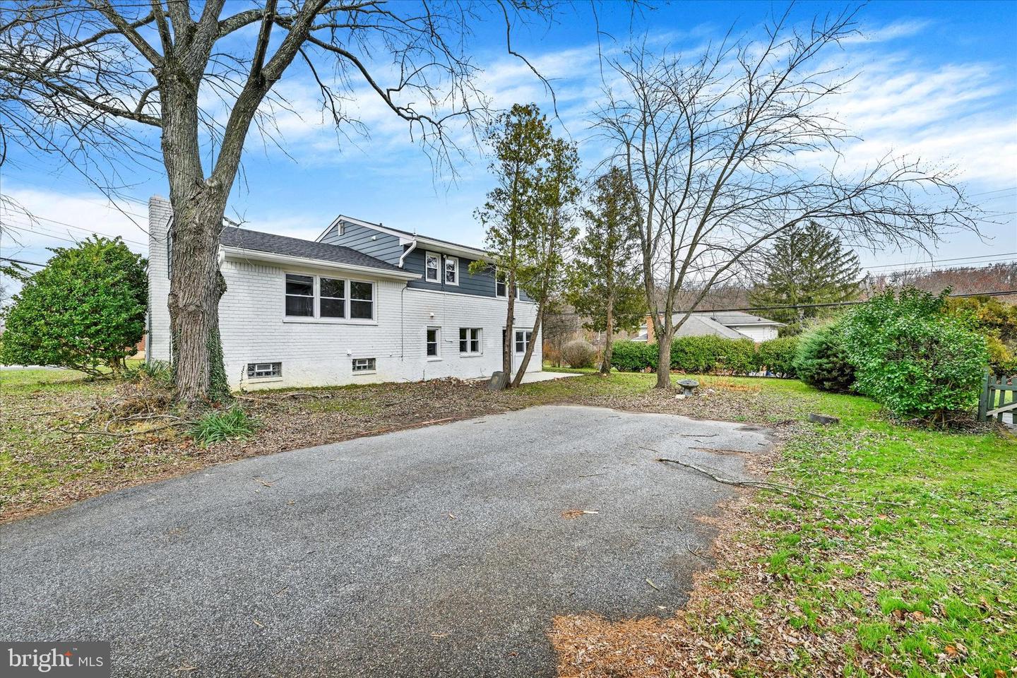 701 Squires Rd