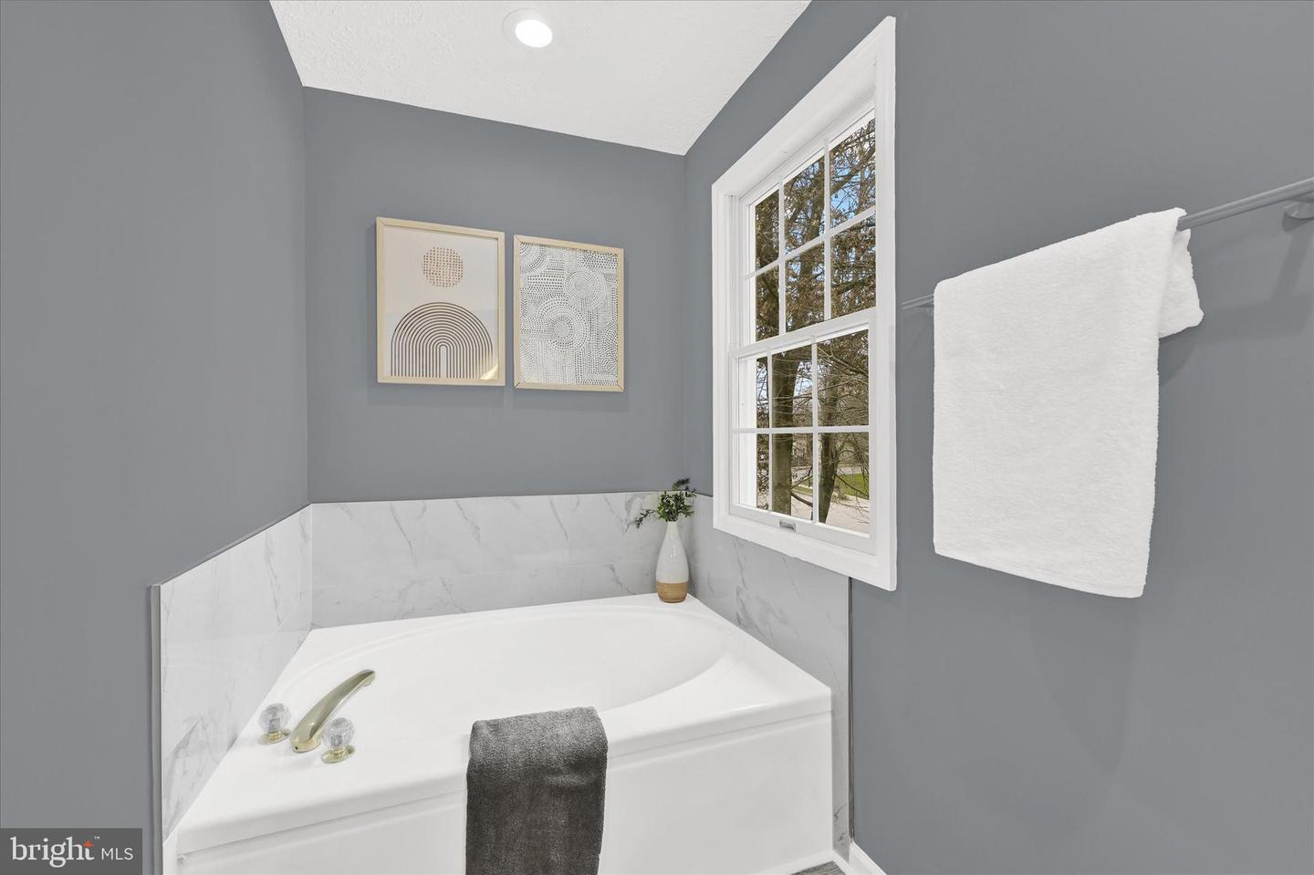 5 Cotswold Ct