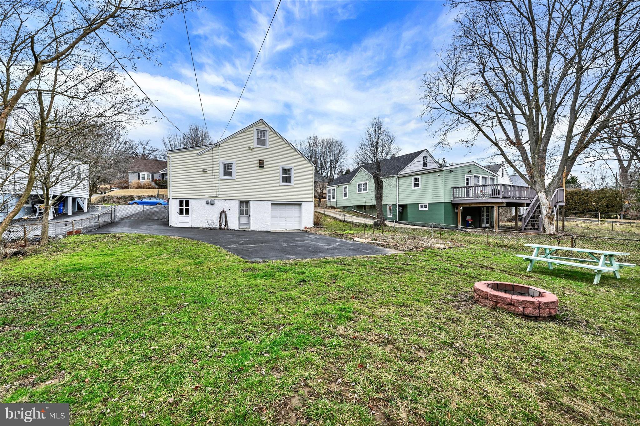 1203 Overbrook Rd