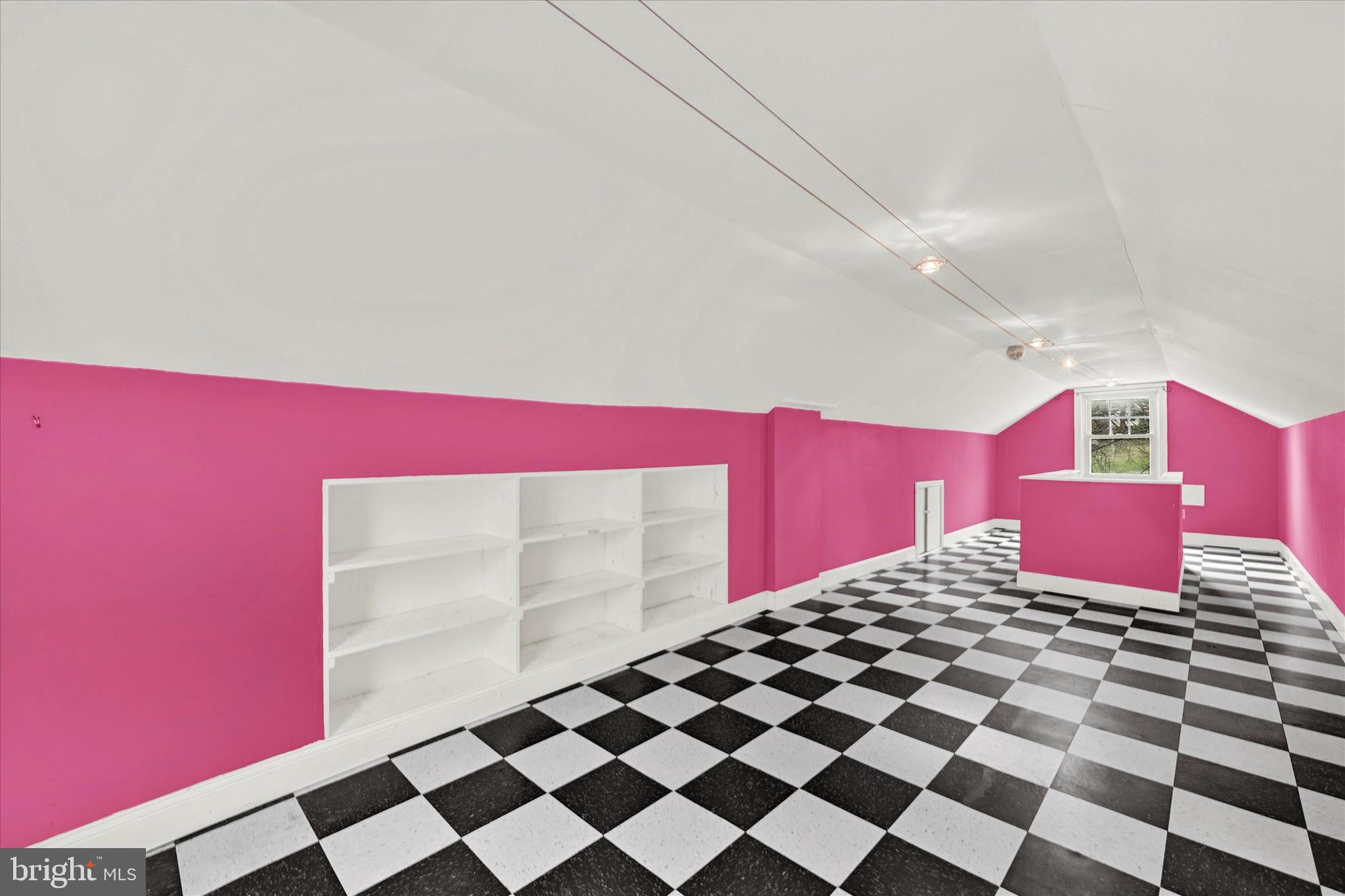 1203 Overbrook Rd