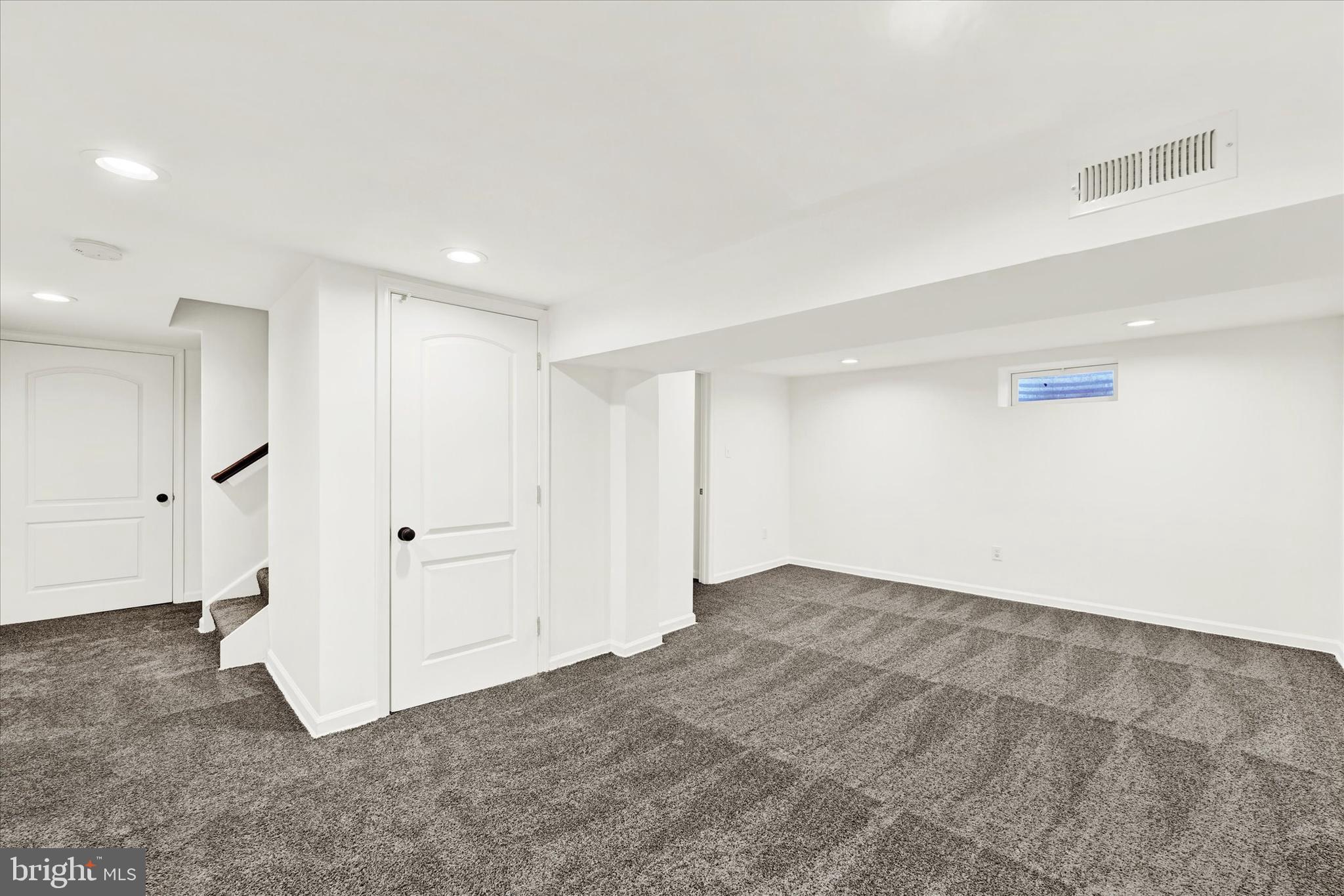 2000 Summit Ave