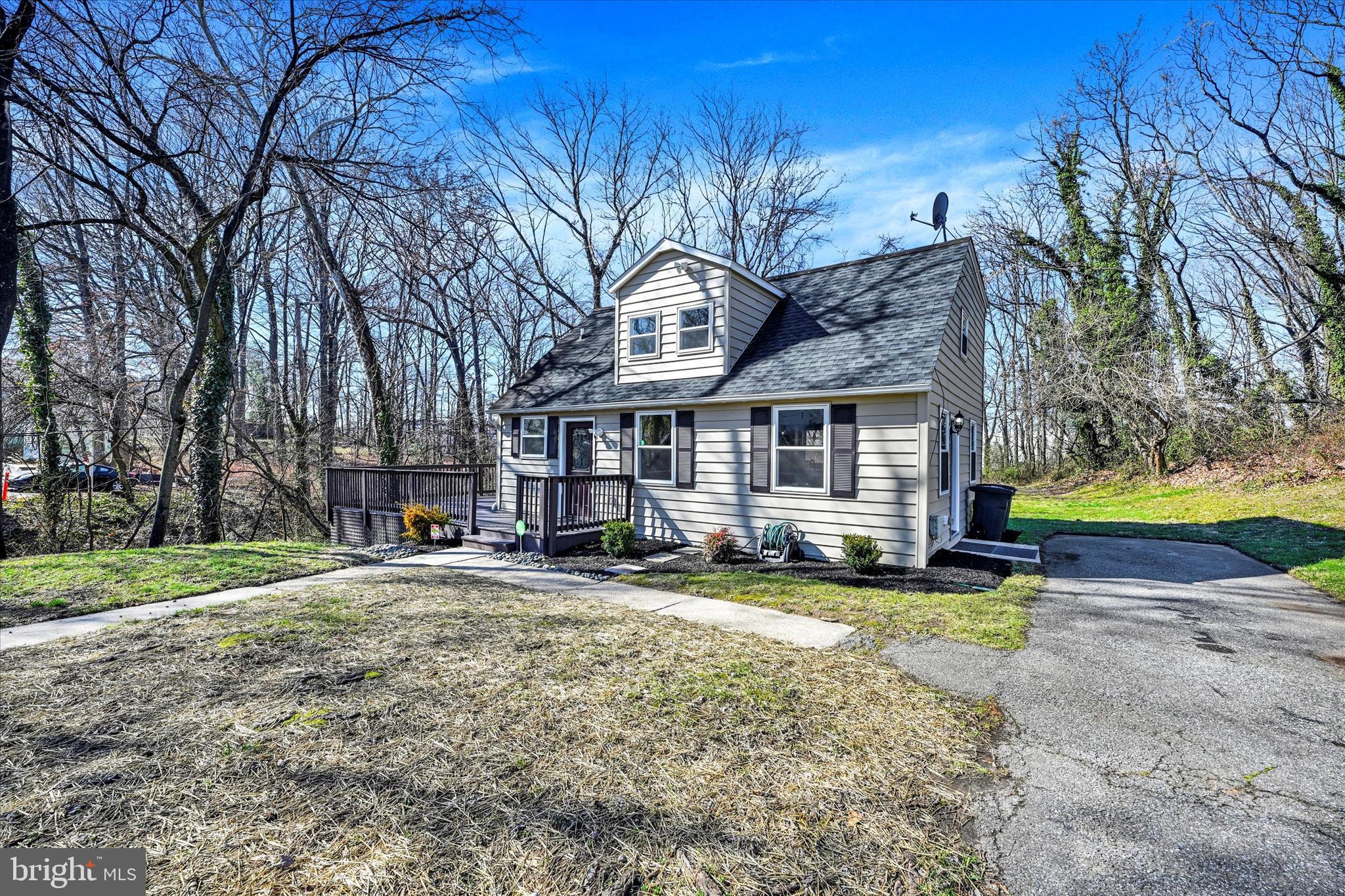2000 Summit Ave