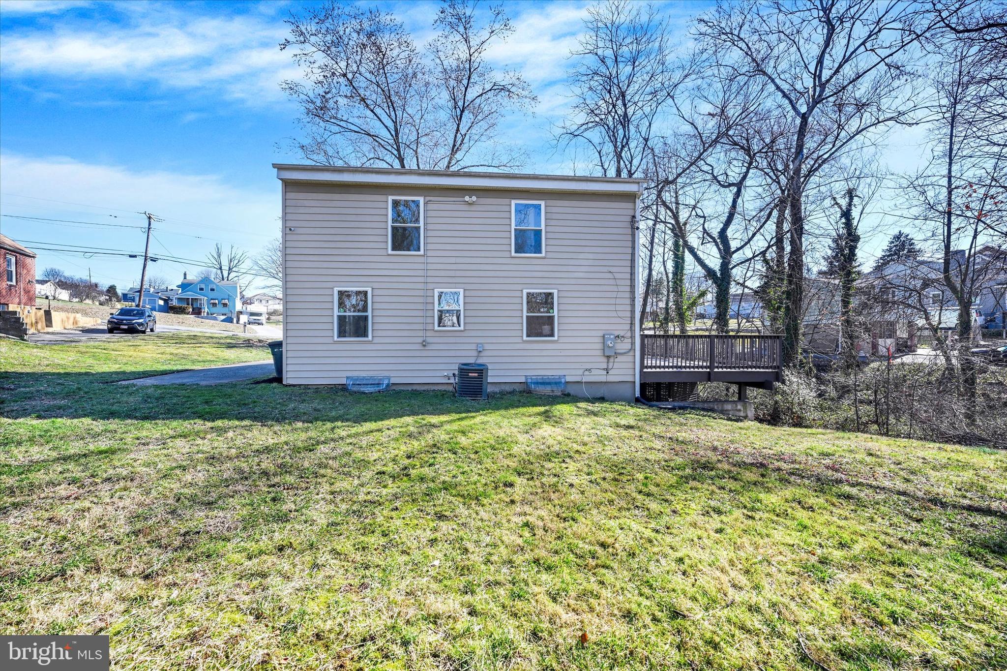 2000 Summit Ave
