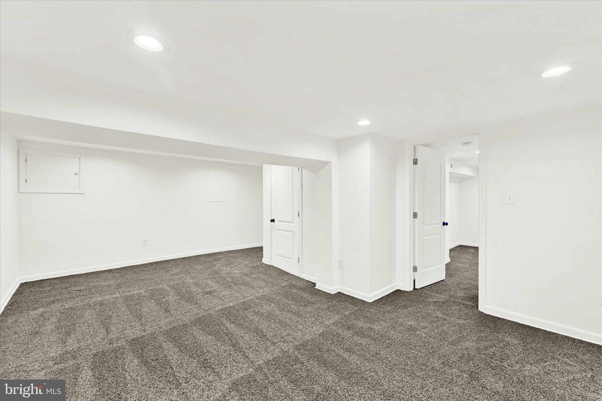 2000 Summit Ave