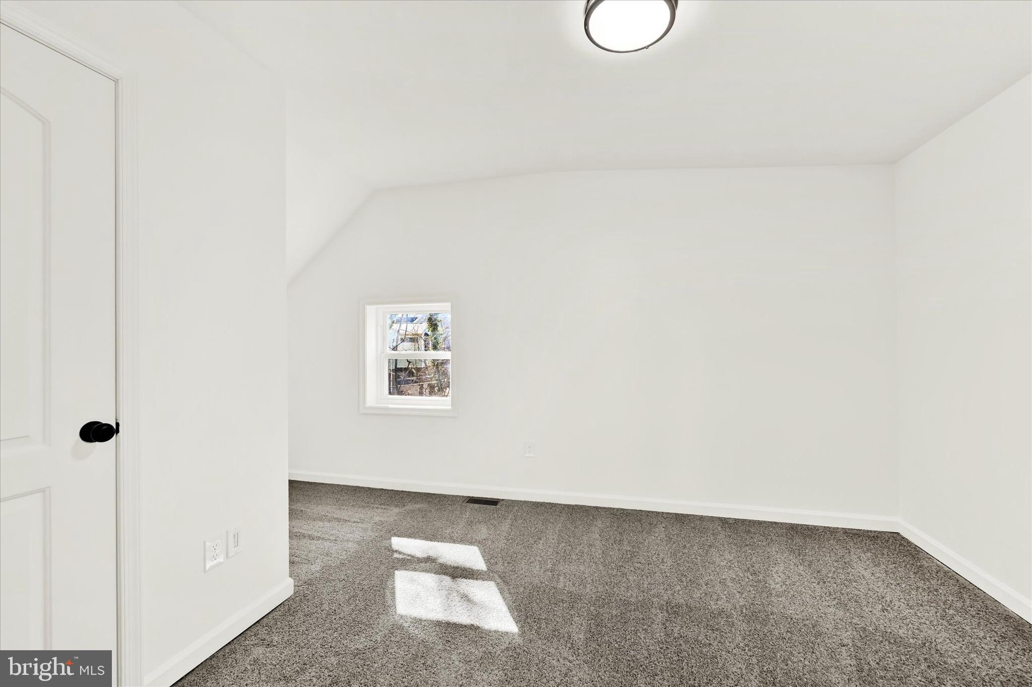 2000 Summit Ave